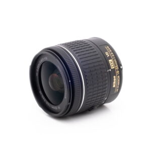 Nikkor 18-55 f35-56G DX VR-2 Nikon D3500 + 18-55 f/4.5-6.3G DX VR (SC 31000) - Käytetty