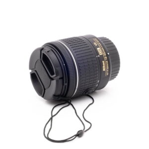 Nikkor 18-55 f35-56G DX VR-3 Nikon D3500 + 18-55 f/4.5-6.3G DX VR (SC 31000) - Käytetty