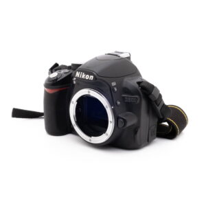 Nikon D3100 + kitti-4 Nikon D3100 + 18-55mm (SC 32000) - Käytetty
