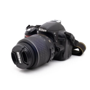 Nikon D3100 + kitti-6 Nikon D3100 + 18-55mm (SC 32000) - Käytetty