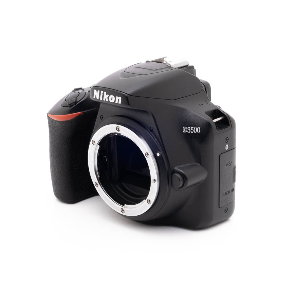 Nikon D3500 2423-4 Nikon D3500 + 18-55 f/4.5-6.3G DX VR (SC 31000) - Käytetty