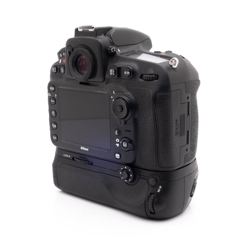 Nikon D810-3 Nikon D810 + akkukahva (SC 3500) - Käytetty