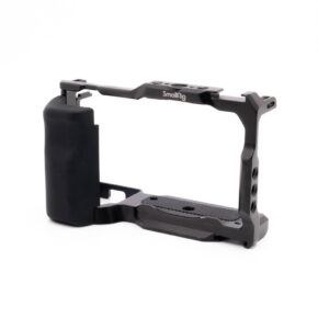 SmallRig 3538 Cage ZV-E10-4 SmallRig 3538 Cage with Grip For Sony ZV-E10 - Käytetty