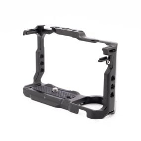 SmallRig 3531 Cage with Grip For Sony ZV-E10 – Käytetty Käytetyt kamerat ja vaihtolaitteet 3