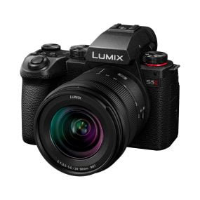 Panasonic Lumix S5 II + 20-60mm f/3.5 – 5.6 + 50mm f/1.8 kaupan päälle Järjestelmäkamerat 3