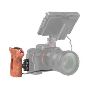 smallrig_3323_04 A digital camera with a large lens, a SmallRig 3323 threaded side handle with a start/stop recording shutter release (with a red button), and a top-mounted external monitor connected by cables.