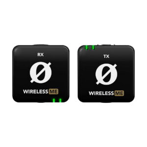 Kaksi mustaa Rode Wireless ME -langaton mikrofonijärjestelmä -laitetta, joissa RX- (vastaanotin) ja TX- (lähetin) merkinnät, WIRELESS ME -logo sekä vihreät merkkivalot alapinnoilla.
