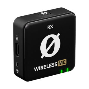 Rode Wireless ME -langaton mikrofonijärjestelmä on musta langaton vastaanotin, jossa on merkinnät RX ja WIRELESS ME Ø-logolla, kaksi vihreää LEDiä, USB-C-portti ja 3,5 mm:n ääniliitäntä sivulla.