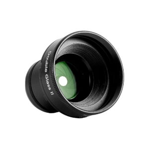 Musta Lensbaby Double Glass II Optic -kameran linssi, jossa on näkyvä vihreällä sävytetty lasielementti valkoista taustaa vasten.