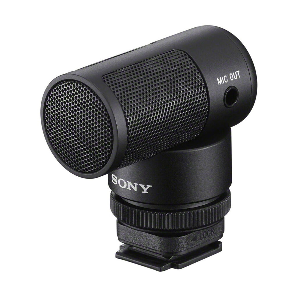 sony_ecm-g1_04 Sony ECM-G1Z on kompakti, musta langaton mikrofoni, jossa on verkkosäleikkö, "MIC OUT"-merkintä ja kuumakenkäkiinnitys kameroihin tai yhteensopiviin laitteisiin kiinnittämistä varten.