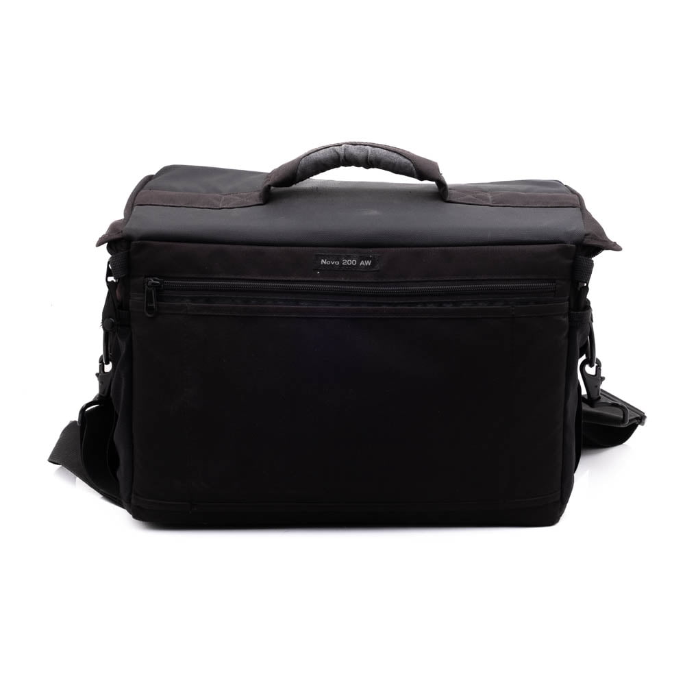 Lowepro Nova 200 AW-1 Lowepro Nova 200 AW kameralaukku - Käytetty