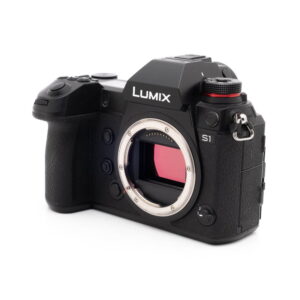 Lumix S1-4 Panasonic Lumix DC-S1 (SC 1500, Kunto K5, takuu 12kk, sis.ALV24%) - Käytetty