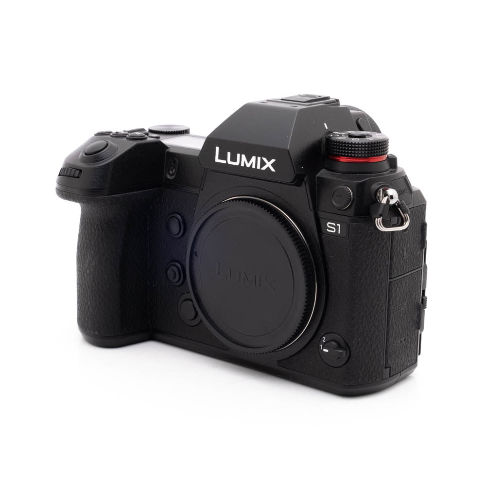 Lumix S1-5 Panasonic Lumix DC-S1 (SC 1500, Kunto K5, takuu 12kk, sis.ALV24%) - Käytetty