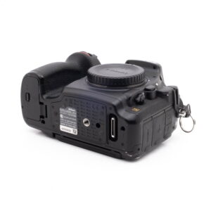 Nikon D850 0682-1 Nikon D850 (SC 73500, sis.ALV25,5%) - Käytetty
