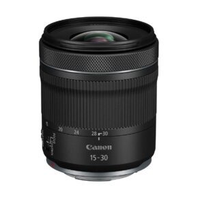 canon_rf_15-30mm_02 The Canon RF 15-30mm F4.5-6.3 IS STM lens with textured zoom ring, focus ring and Canon branding stands upright against a white background.