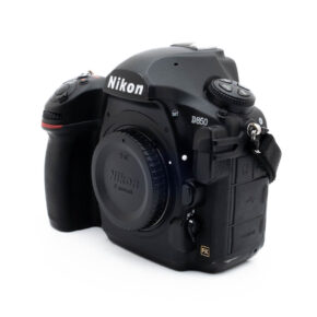 Nikon D850 3045-5 Nikon D850 (SC 210000, sis.ALV24%) - Käytetty