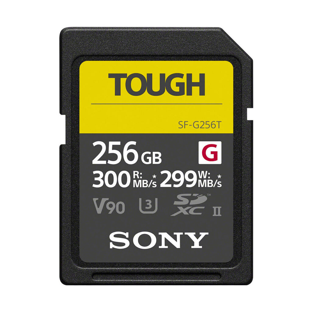 Sony_Tough_Pro_256gb_300_001 SONY Pro Tough SD 256GB UHS-II -muistikortti tarjoaa jopa 300 Mt/s luku- ja 299 Mt/s kirjoitusnopeuden sekä V90-, U3- ja Class 10 -luokitukset - kaikki mustakeltaisessa etiketissä.