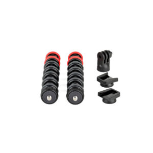 Kaksi JOBY GorillaPod Arm Kit Musta/Harmaa -yksikköä, joissa on joustavat mustat jalat, punaiset renkaat ja metalliset ruuvikiinnikkeet, ovat vierekkäin. Oikealla on kolme pientä mustaa kameran kiinnityssovitinta, jotka kaikki näkyvät valkoisella pohjalla.