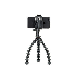 JOBY GripTight PRO 2 GorillaPod1 JOBY GripTight PRO 2 GorillaPod Jalustakit Puhelimelle pitää älypuhelimen pystyssä valkoisella pohjalla joustavilla, kolmella taipuisalla jalallaan.