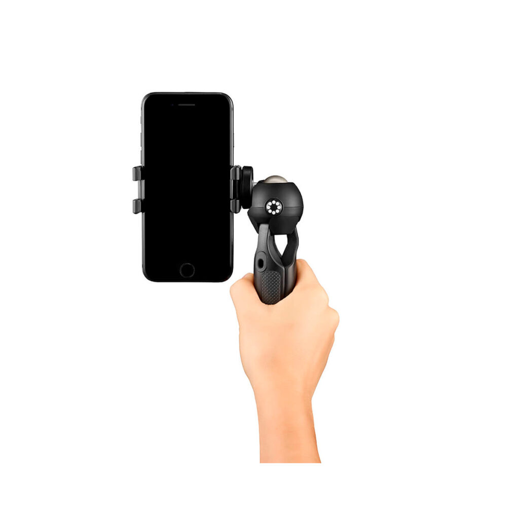 JOBY HandyPod Mobile6 Käsi pitelee mustaa älypuhelinta, joka on kiinnitetty JOBY HandyPod Mobile Jalusta Puhelimelle Musta, valkoista taustaa vasten.