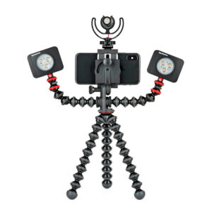 Joby-GorillaPod-Mobile-Rig Joby GorillaPod Mobile Rig pitää turvallisesti älypuhelimen, ulkoisen mikrofonin ja kaksi LED-valoa ja luo kokoonpanon, joka näyttää tikkuhahmolta, jolla on kohotetut kädet.