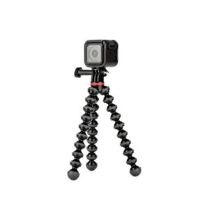 Joby Gorillapod 500 Action4 JOBY GorillaPod 500 Action Jalusta Musta/Harmaa on kompakti action-kameran kolmijalka, jossa on joustavat mustat ja harmaat jalat ja kumijalat, jotka näkyvät tavallisella valkoisella pohjalla.