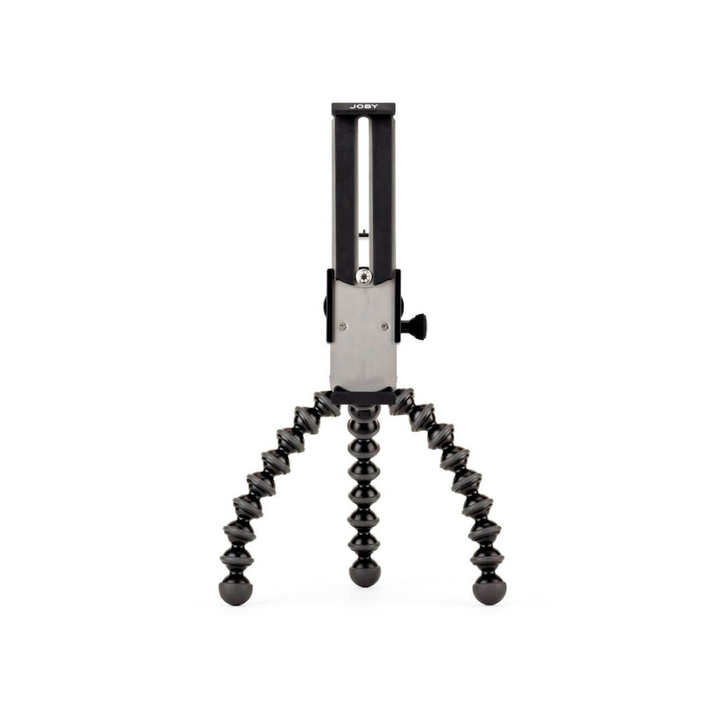 Joby GripTight GorillaPod Stand Pro Tablet4 JOBY GripTight GorillaPod Stand Pro Tabletille, jossa on taivutettavat segmentoidut jalat ja säädettävä älypuhelinpidike, on esillä tavallisella valkoisella pohjalla.