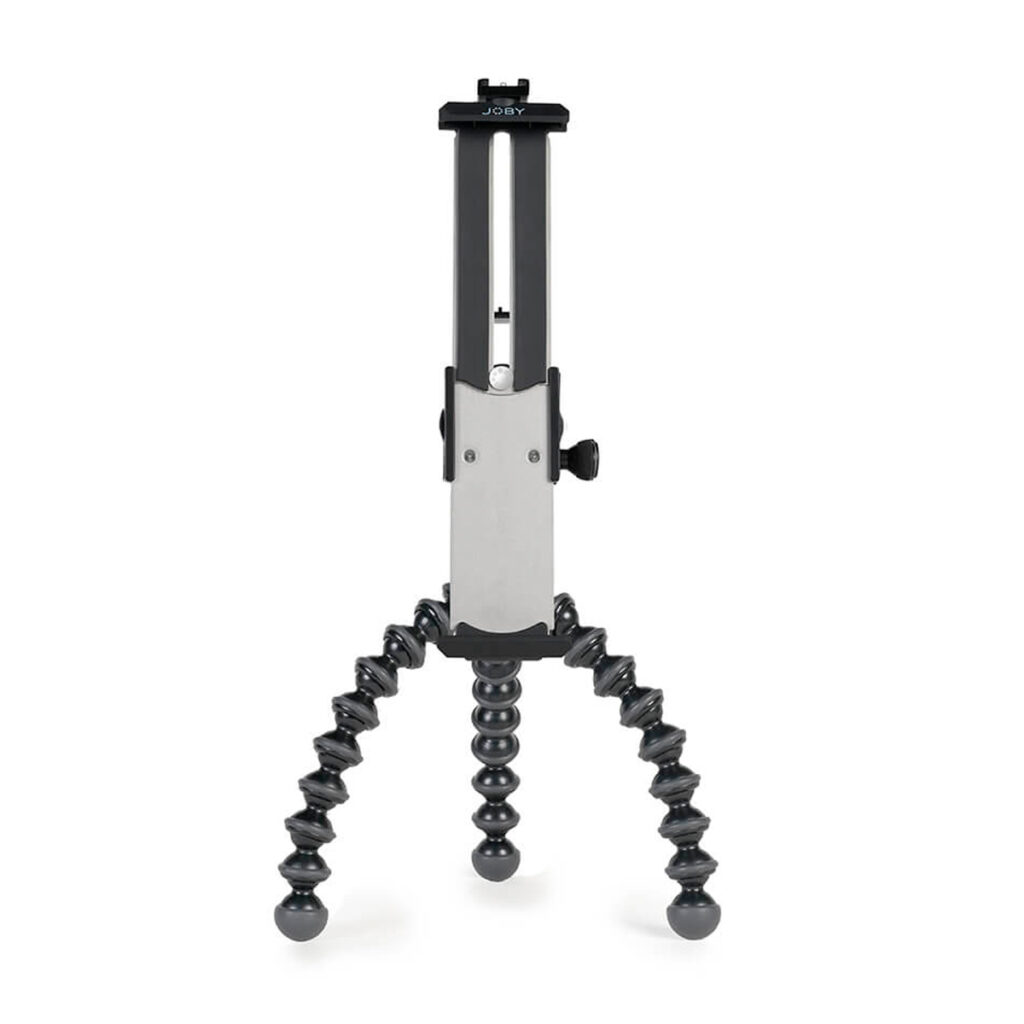 Joby-GripTight-Pro-2-Tablet-GorillaPod-Kit-3 Joby GripTight Pro 2 Tablet + GorillaPod 1K Kit on taipuisa kolmella säädettävällä jalalla pystyasentoon suunniteltu taipuisa kolmijalkainen kolmijalkainen jalusta, jossa on taipuisat, nivelletyt jalat ja tablettikiinnike.