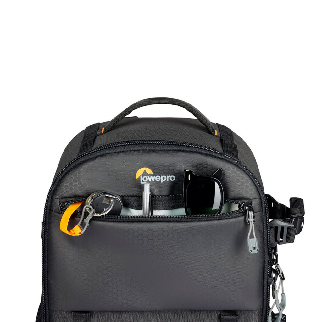 Lowepro-Adventura-BP-300-III-5 Lowepro Adventura BP 300 III -kamerareppu