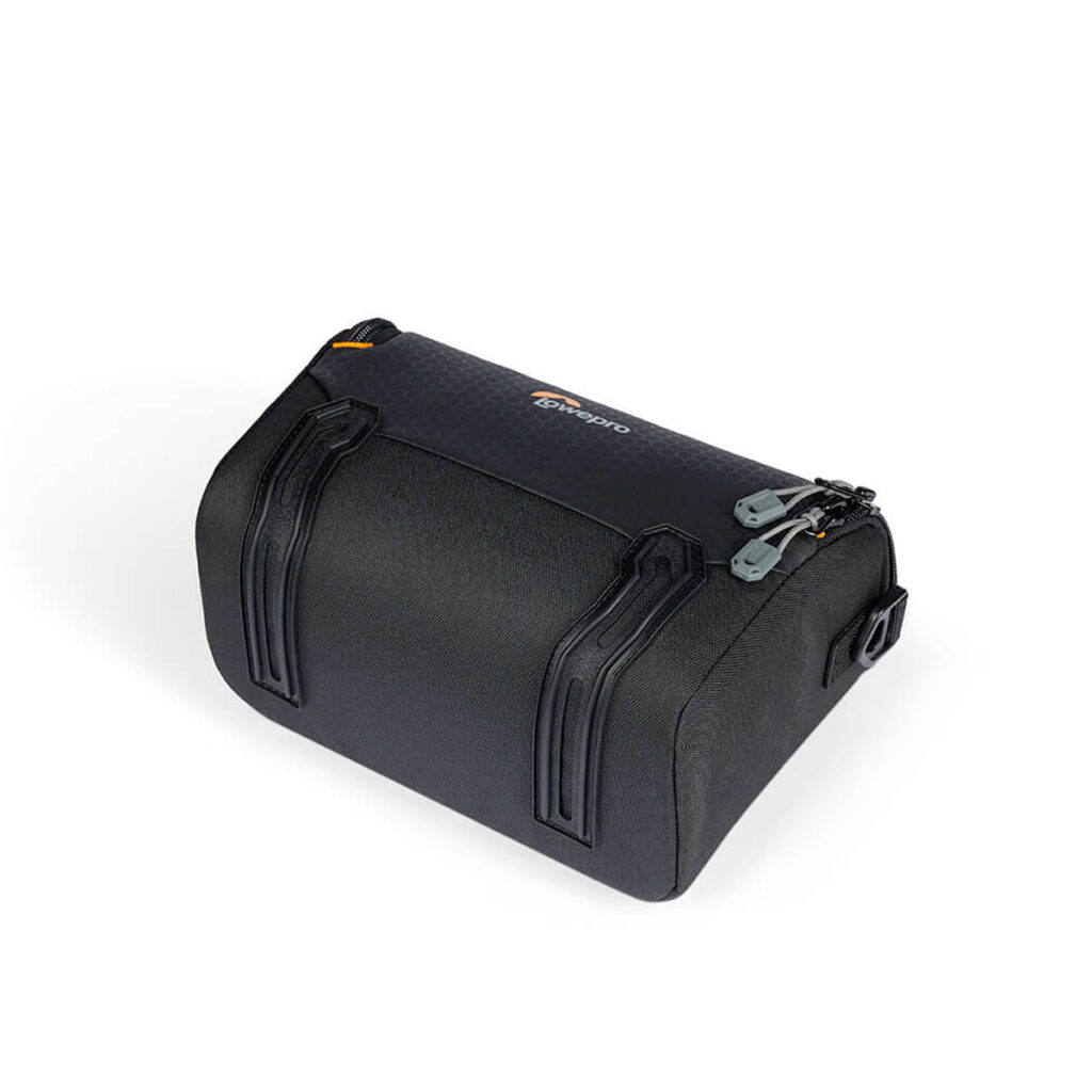 Lowepro-Adventura-SH-140-III-4 Lowepro Adventura SH 140 III -kompaktilaukku