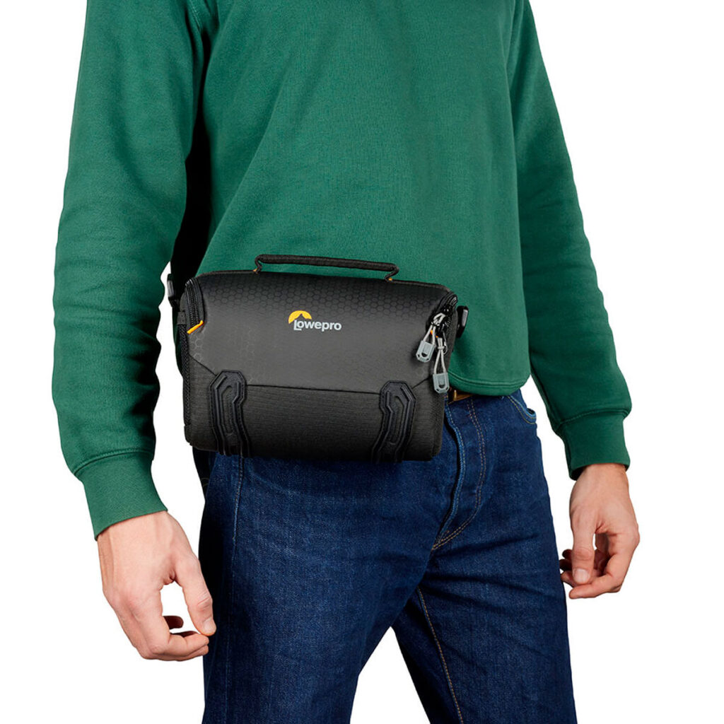 Lowepro-Adventura-SH-140-III-6 Lowepro Adventura SH 140 III -kompaktilaukku