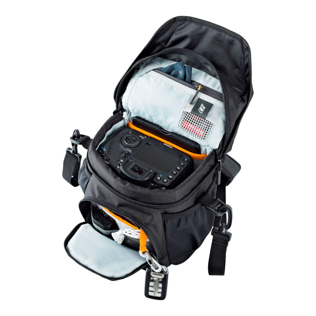 Lowepro-Nova-140-AW-II-3 Lowepro Nova 140 AW II -olkalaukku