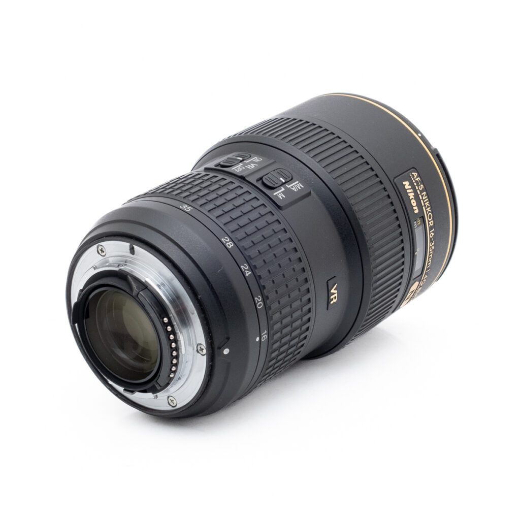 Nikkor AF-S 16-35mm f4-3 Nikon AF-S Nikkor 16-35mm f/4 G VR - Käytetty