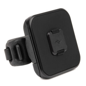 Peak-Design-Mobile-Universal-Bar-mount-3 Peak Design Mobile Universal Bar Mount - Black on musta, neliskulmainen lisävaruste, jossa on pyöristetyt reunat ja sivukiinnike ja joka on suunniteltu kiinnittämään laite turvallisesti hihnaan tai vyöhön.