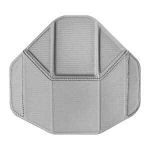Peak-Design-spareparts-sling-v2-6L-divider-gray-1 Peak Design Spareparts V2 - Everyday Sling 6L - V2 Divider Cool Grey on vaaleanharmaa, suorakulmainen kangasorganisaattori, jossa on ommellut saumat, useita jaettuja osioita, hieman kulmikkaat sivut ja kuvioitu pinta pienten esineiden säilytykseen.