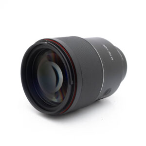 Samyang 135mm f18 Sony-2 Samyang AF 135mm f/1.8 Sony (Kunto K5, Takuu 12kk) - Käytetty
