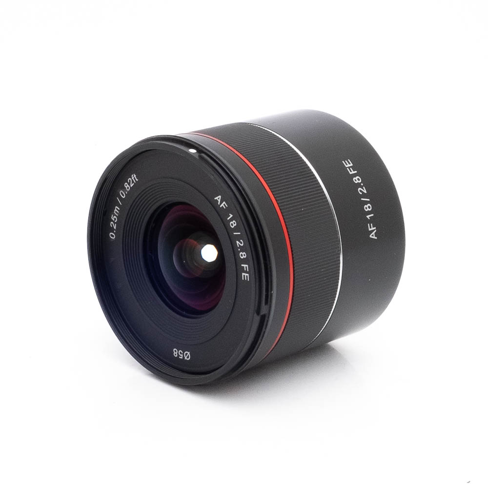 Samyang 18mm f28 Sony-2 Samyang AF 18mm f/2.8 Sony FE (Takuu 6kk) - Käytetty