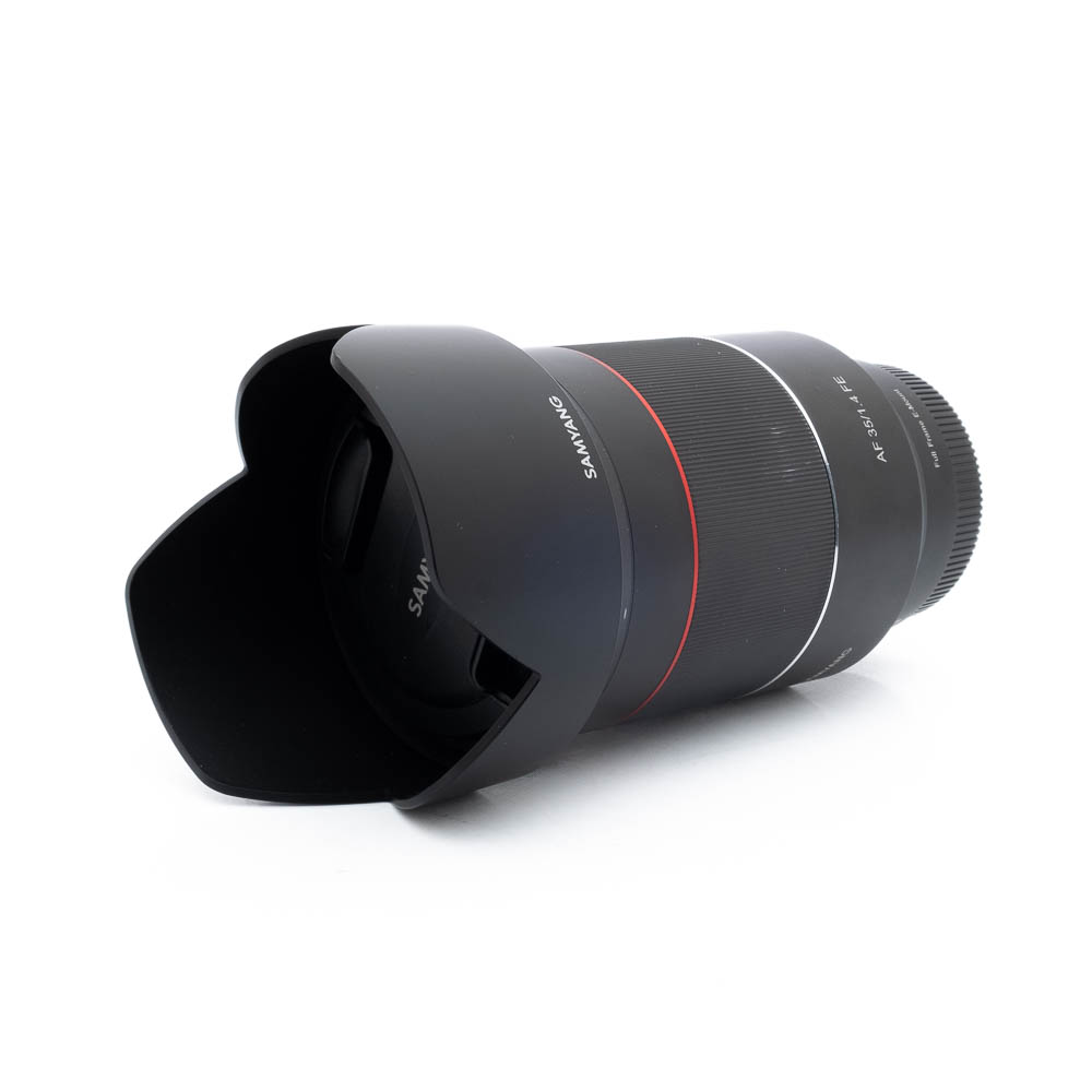 Samyang 35mm f14 Sony-3 Samyang AF 35mm f/1.4 Sony FE (sis.ALV24%) - Käytetty