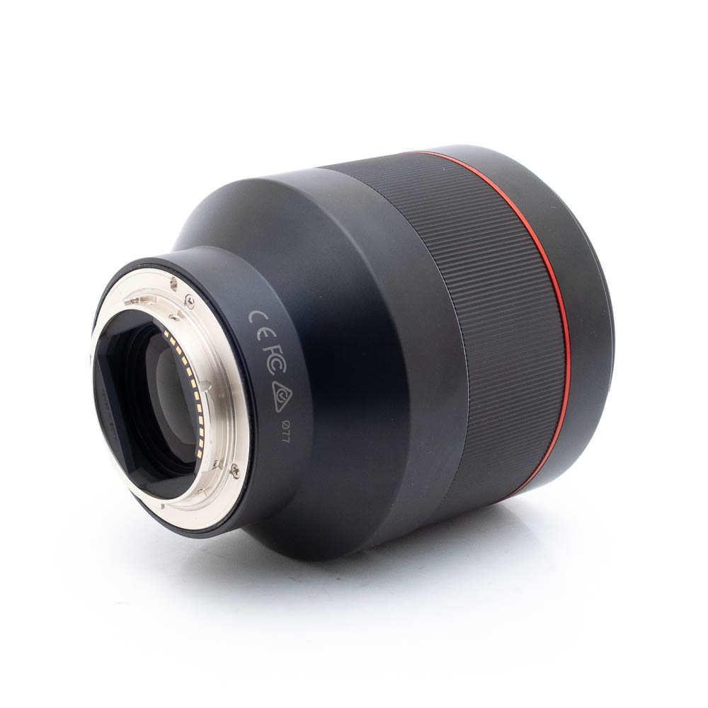 Samyang AF 85mm f14 Sony FE-1 Samyang AF 85mm f/1.4 Sony FE (Kunto K5) - Käytetty