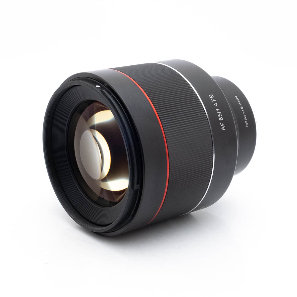 Samyang AF 85mm f14 Sony FE-2 Samyang AF 85mm f/1.4 Sony FE (Kunto K5) - Käytetty