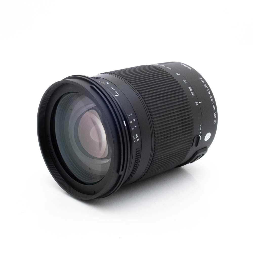 Sigma 18-300mm f35-63 DC Canon-2 Sigma 18-300mm f/3.5 - 6.3 DC OS Canon EF-S (sis.ALV24%, Kunto K5) - Käytetty