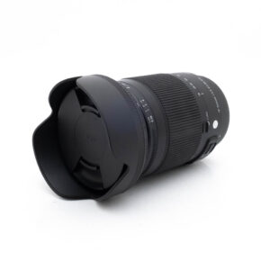 Sigma 18-300mm f35-63 DC Canon-3 Sigma 18-300mm f/3.5 - 6.3 DC OS Canon EF-S (sis.ALV24%, Kunto K5) - Käytetty