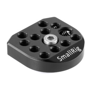 SmallRig-2275 SmallRig 2275 Mount Plate for Weebill on musta metallinen lisävaruste, jossa on useita kierteitettyjä reikiä, keskiruuvi ja valkoinen "SmallRig" kyljessä.