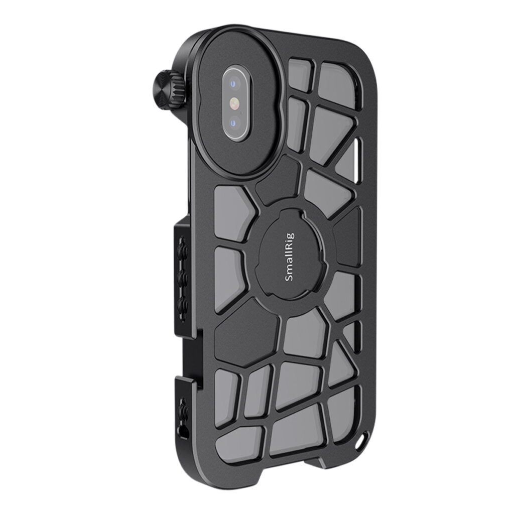 SmallRig-2414 SmallRig 2414 Pro Mobile Cage iPhone X/XS:lle on musta metallihäkki, jossa on geometriset leikkaukset ja säädettävä pyöreä linssikiinnike vasemmalla ylhäällä, ihanteellinen liikkuvaan videokuvaukseen ja valokuvaukseen.