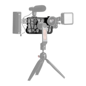 SmallRig-2414-3 SmallRig 2414 Pro Mobile Cage iPhone X/XS:lle, kuvassa asennettuna käsivakaajajalustalle, jossa on mikrofoni, LED-valo ja kameran lisävarusteet valkoista taustaa vasten.
