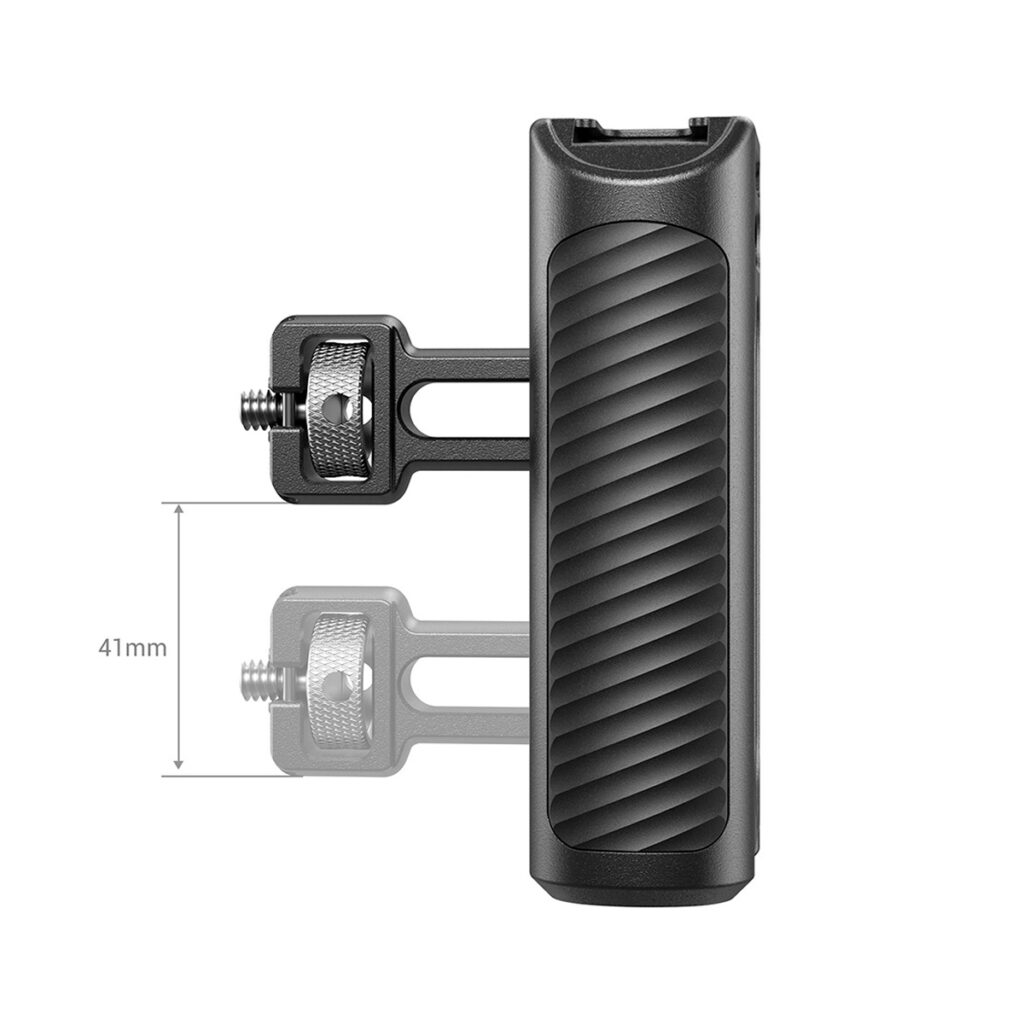SmallRig-2424-4 SmallRig 2424 Side Handle for Smartphone Cage on musta, kuvioitu kameran lisävaruste, jossa on säädettävä kiinnitysvarsi ja ruuvi, kuvassa 41 mm:n pituinen, kuvattuna valkoista taustaa vasten.