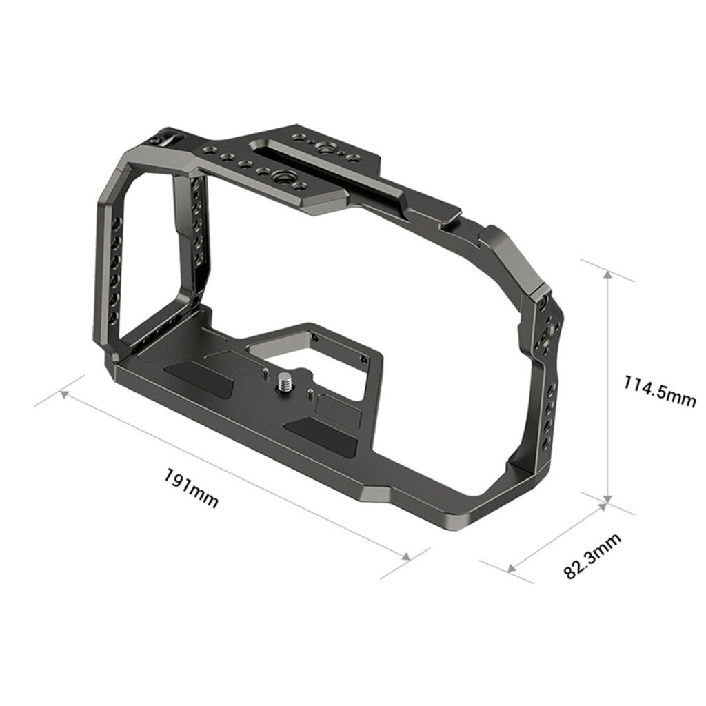 SmallRig-2766-3 SmallRig 2766 Full Cage for BMPCC 4K & 6K Dark Olive on metallirakenteinen, siinä on useita kiinnitysreikiä, kulmikkaat reunat ja sen mitat ovat 191 mm leveä, 82,3 mm syvä ja 114,5 mm korkea valkoisella pohjalla.