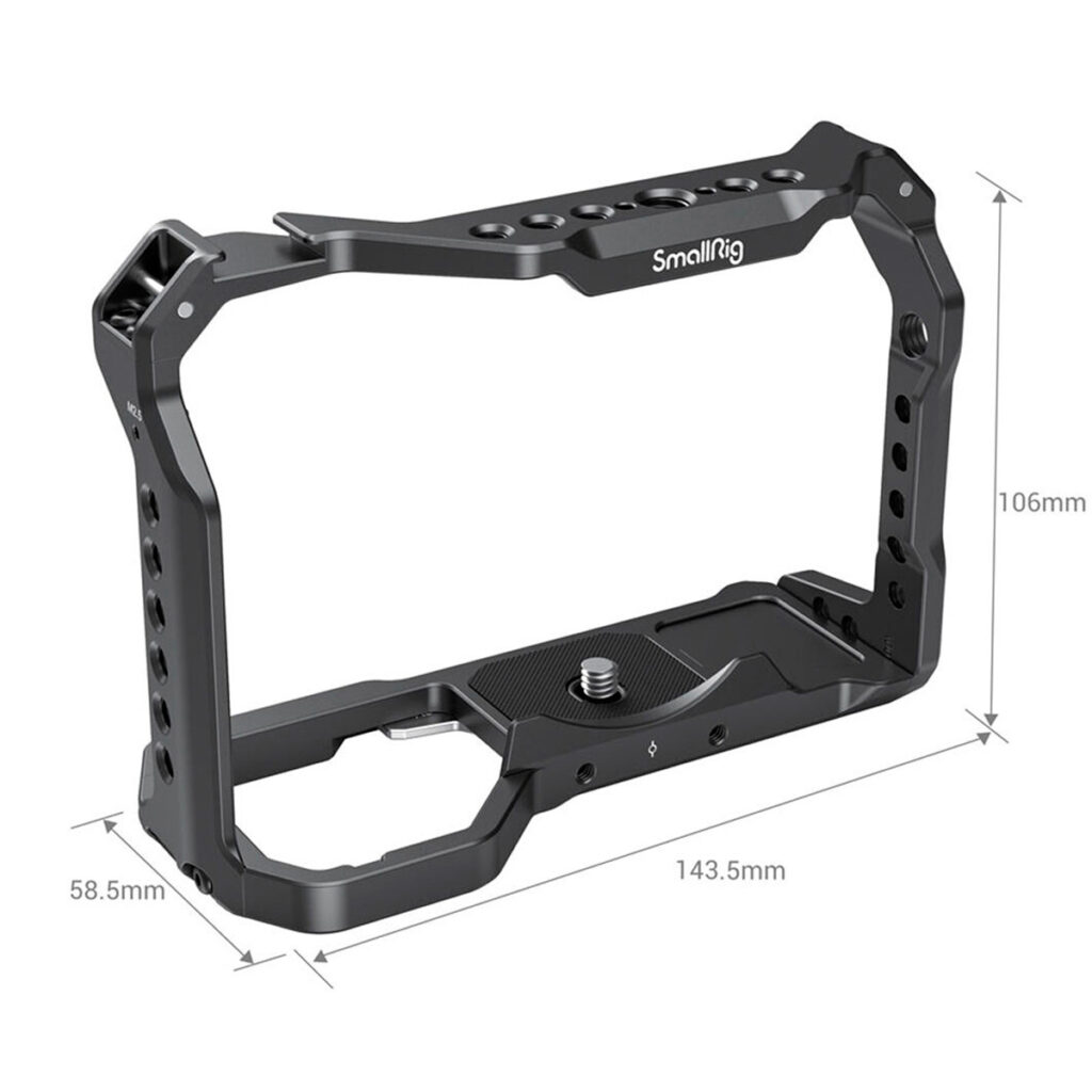 SmallRig-2918-2 SmallRig 2918 Light Cage for Sony A7 III / A7R III / A9 on musta metallinen kamerahäkki, jonka mitat ovat 106 mm korkea, 143,5 mm leveä ja 58,5 mm syvä. Siinä on useita kiinnityspisteitä ja kameraruuvi turvallista kiinnitystä varten.