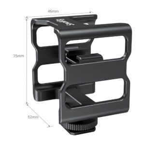 SmallRig-2998-3 SmallRig 2998 Cage for Rode Wireless Go on musta, suorakaiteen muotoinen metallinen kameran lisävaruste (75mm x 46mm x 52mm), jossa on avoimet sivut ja kiinnitysruuvi pohjassa.
