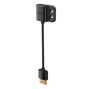 SmallRig-3019 SmallRig 3019 HDMI Ultra Slim Adapter Cable 4K (A-A) on musta suorakulmainen HDMI-sovitin, jossa on lyhyt joustava kaapeli, kaksi kiinnitysruuvin reikää ja kullattu HDMI-liitin.